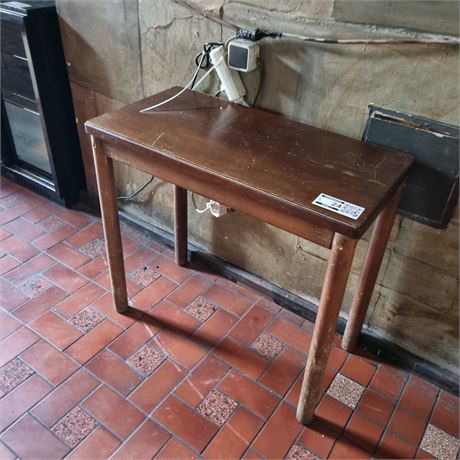 Kleiner Holztisch - ID: 24-GHT